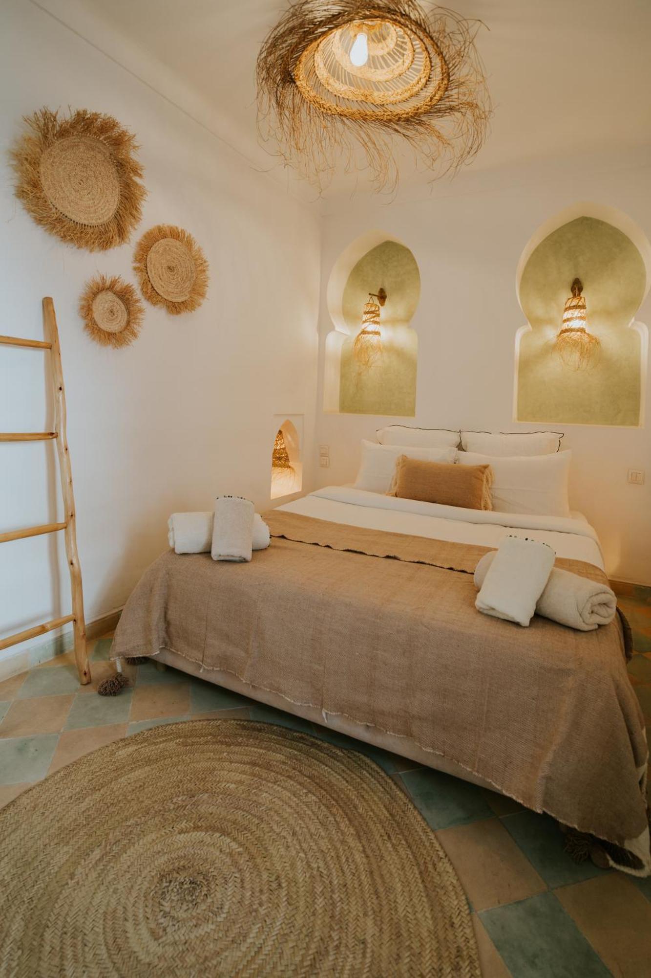 Riad Nanou - Private Riad With Pool & Rooftop มาร์ราเกช ภายนอก รูปภาพ